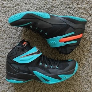 Nike Zoom Soldier VIII LeBron High Tops